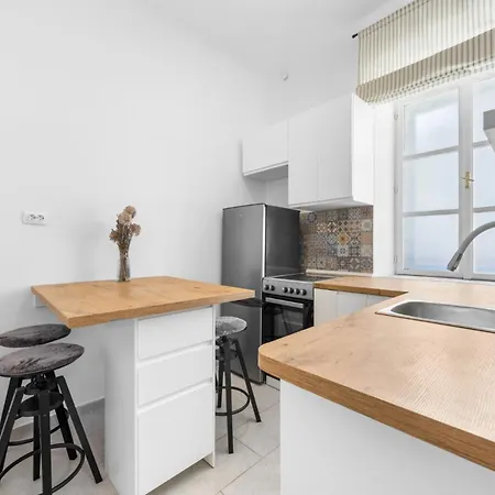 Castropol Near The Arena, By Istrabook 아파트 풀라